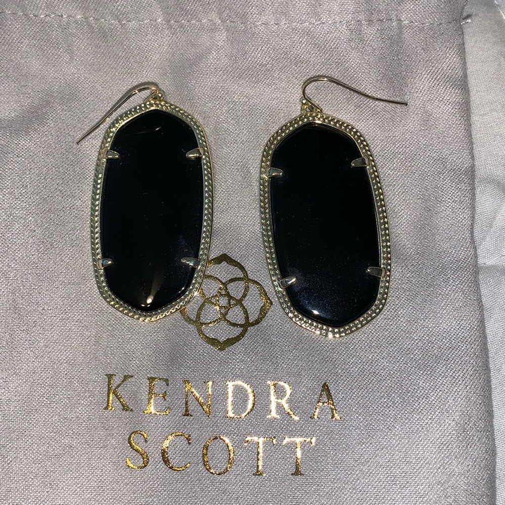 Kendra Scott Danielle in Gold Tone with Black Stones.  EUC
